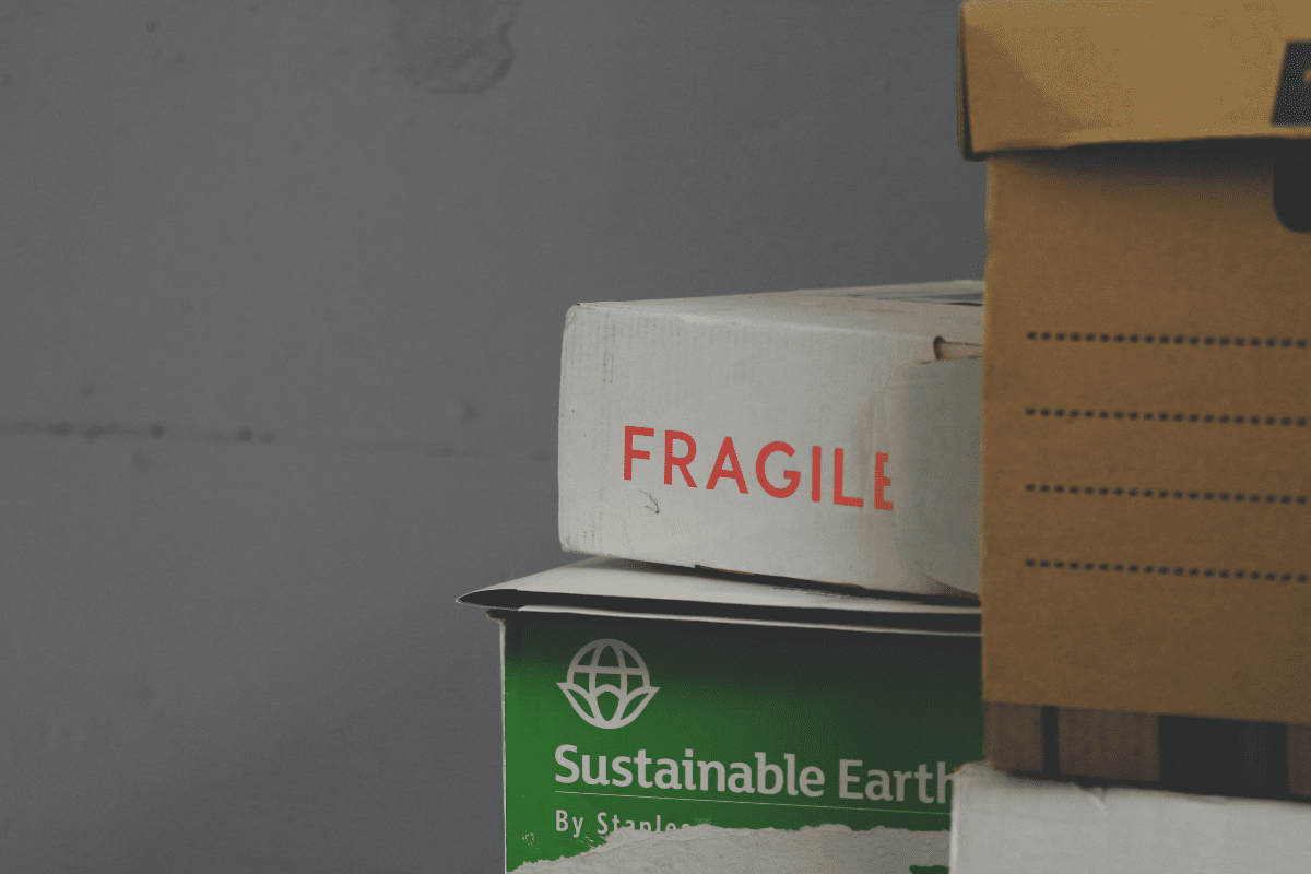 save money on trash bags when moving out and use old boxes