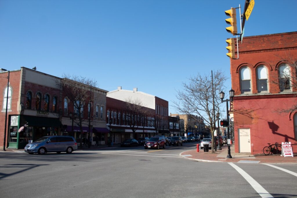Clear day in downtown Willoughby, OH