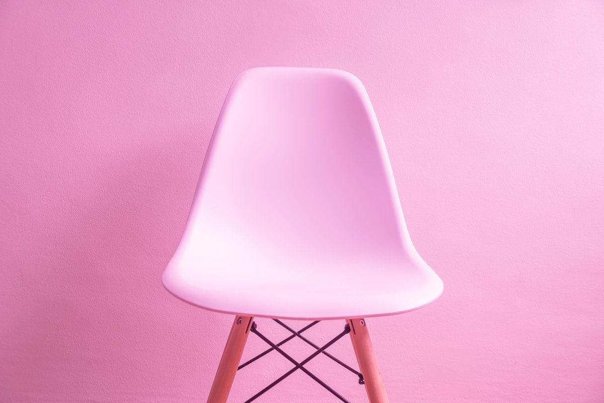 barbiecore home decor is unapologetically feminine, following fashion trends and everything that celebrates the modern day barbie aesthetic
